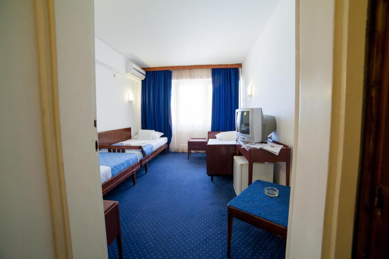 Standard Triple Room Sea View